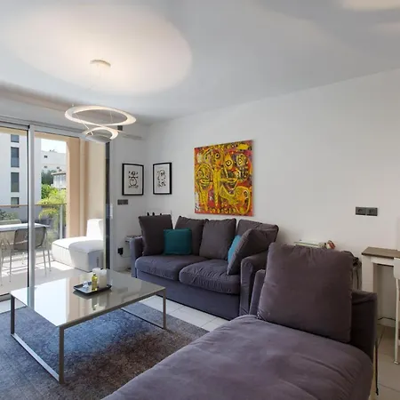 2 Pieces Avec Clim, Terrasse, Piscine, 100m Lägenhet *