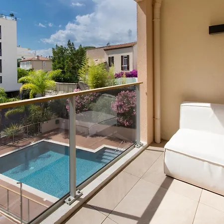 2 Pieces Avec Clim, Terrasse, Piscine, 100m Lägenhet *