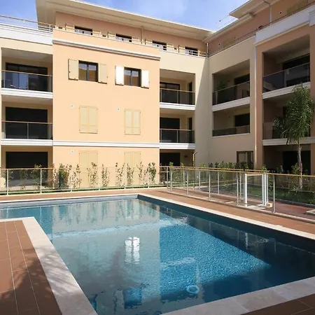 2 Pieces Avec Clim, Terrasse, Piscine, 100m Apartment