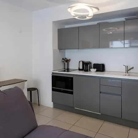2 Pieces Avec Clim, Terrasse, Piscine, 100m Apartment