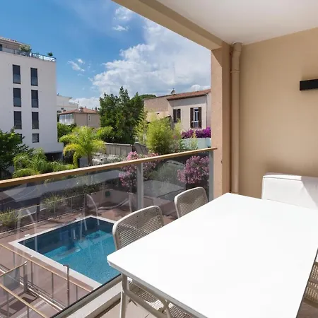 2 Pieces Avec Clim, Terrasse, Piscine, 100m Apartment