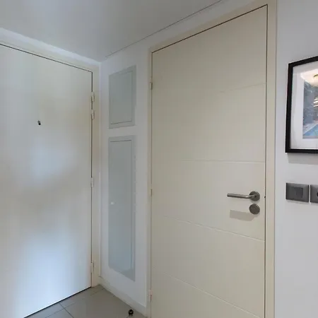 Apartment 2 Pieces Avec Clim, Terrasse, Piscine, 100m *